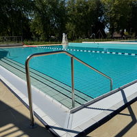 SORTIE DE BAIN, MAIN COURANTE